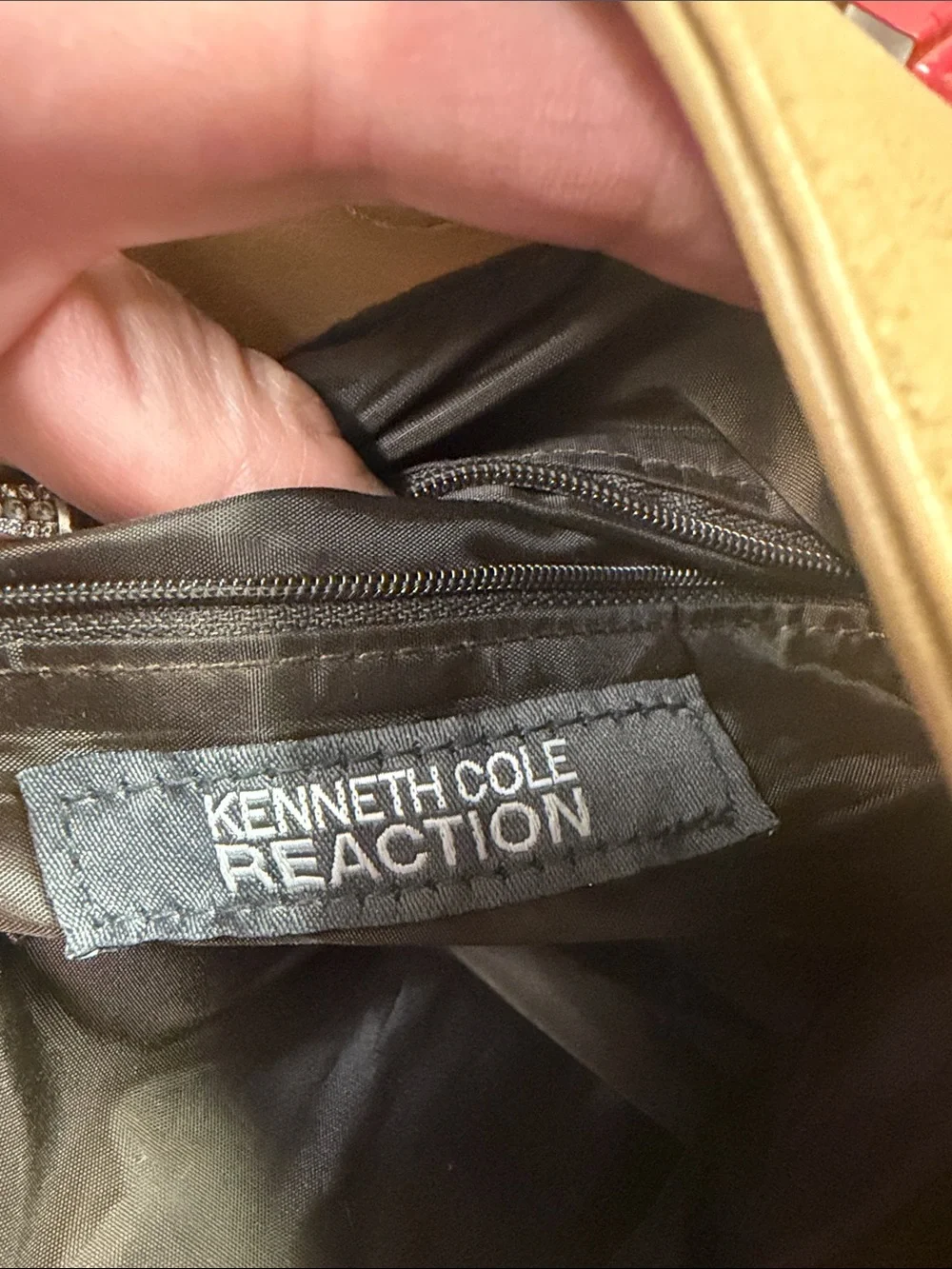 Kenneth Cole Reaction Tan Leather Hobo Bag Vintage Y2K